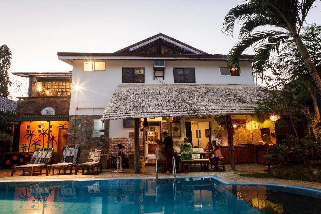 Lala Panzi Bed and Breakfast Puerto Princesa Exterior foto